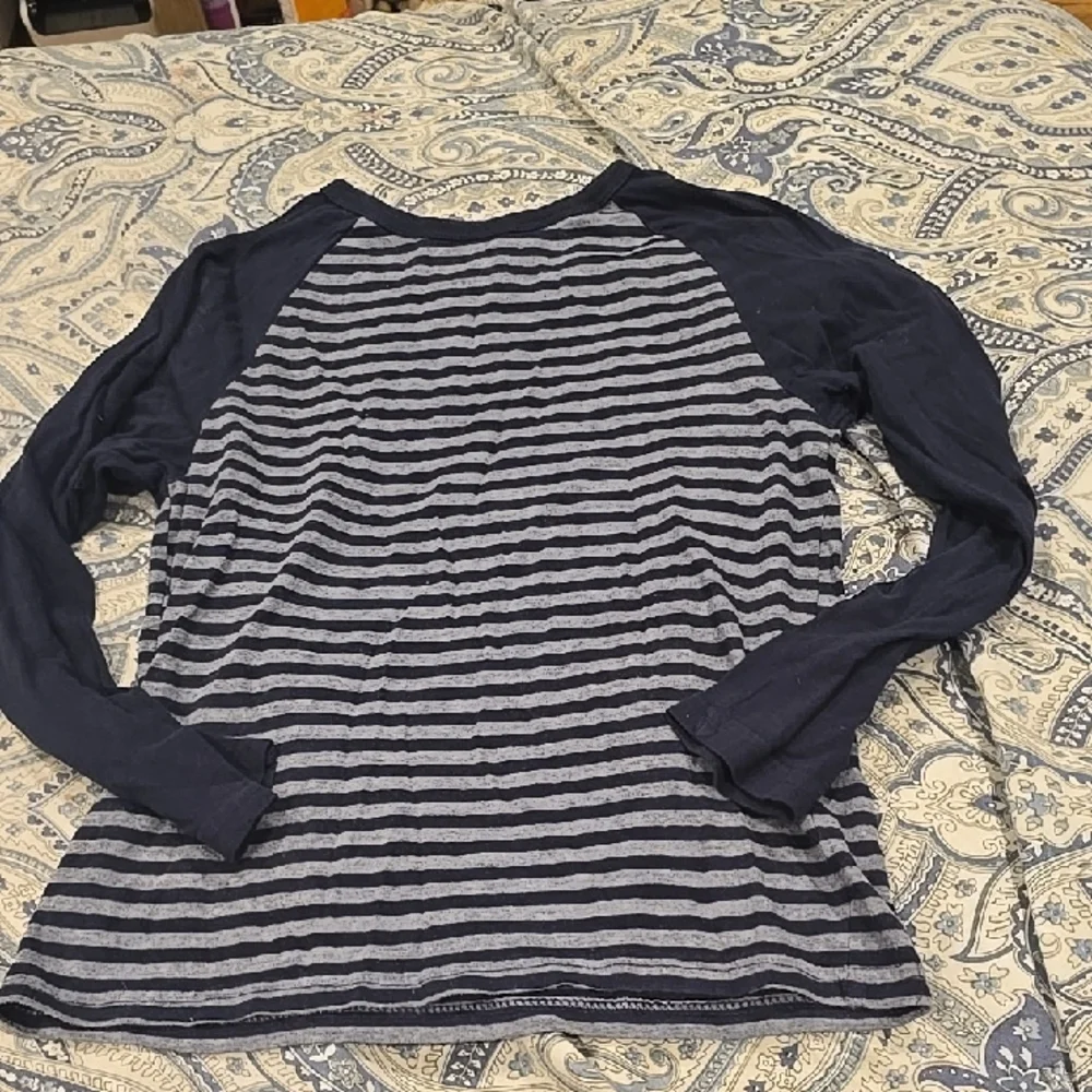 ❤️10/$13 Euc Navy and Gray Striped Long Sleeve Shirt